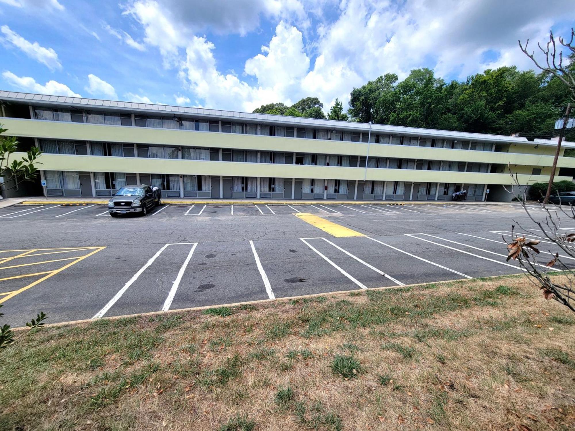 Days Inn By Wyndham Alexandria South Exterior foto