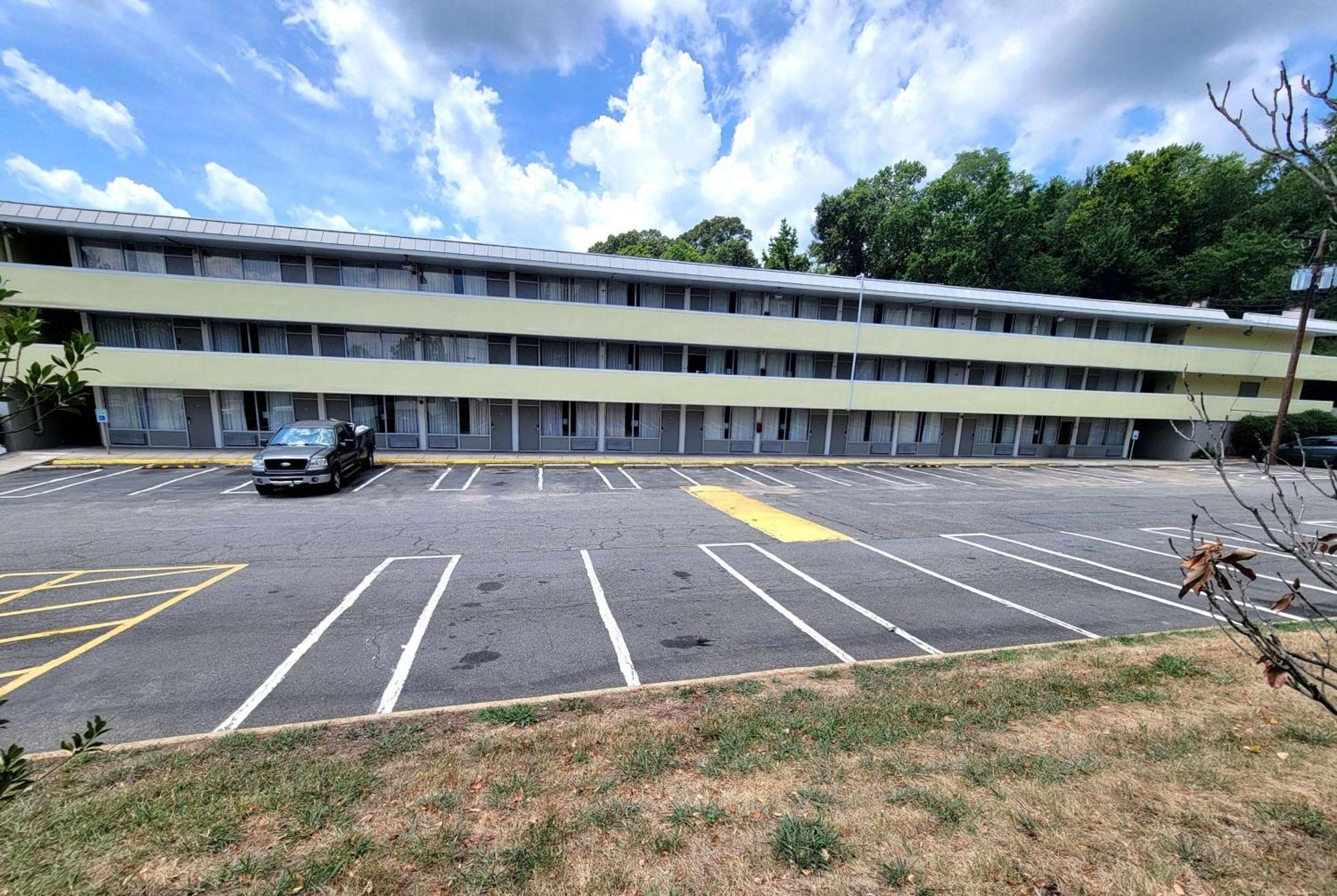 Days Inn By Wyndham Alexandria South Exterior foto